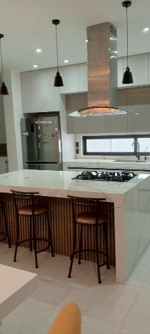 Luxurious and Modern House on the Prairie 4