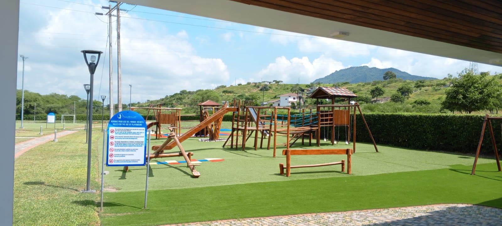 Terreno en venta en Manabí | Montecristi | Norte de Montecristi, Urbanización Montecristi golf club ( MZB- LT10)