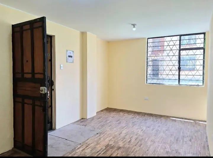 LIEUTENANT HUGO ORTIZ AVENUE - SELLS GROUND FLOOR APARTMENT WITH 3 BEDROOMS 5