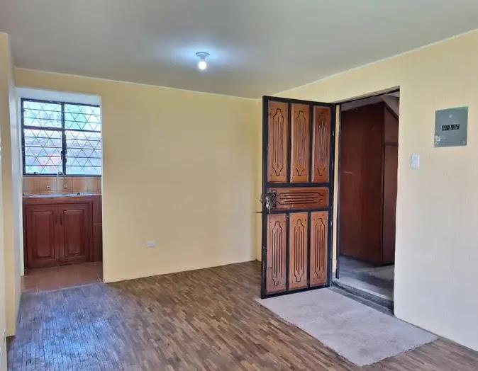 LIEUTENANT HUGO ORTIZ AVENUE - SELLS GROUND FLOOR APARTMENT WITH 3 BEDROOMS 4