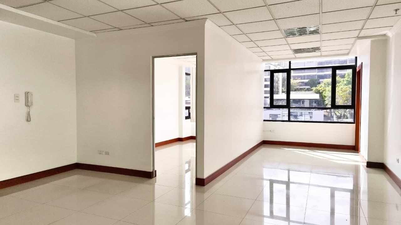 Oficina en alquiler en Pichincha | Quito | La Coruña, OFICINA EN RENTA 103 M2 2 PARQ LA CORUÑA Y ORELLANA, 103 m²