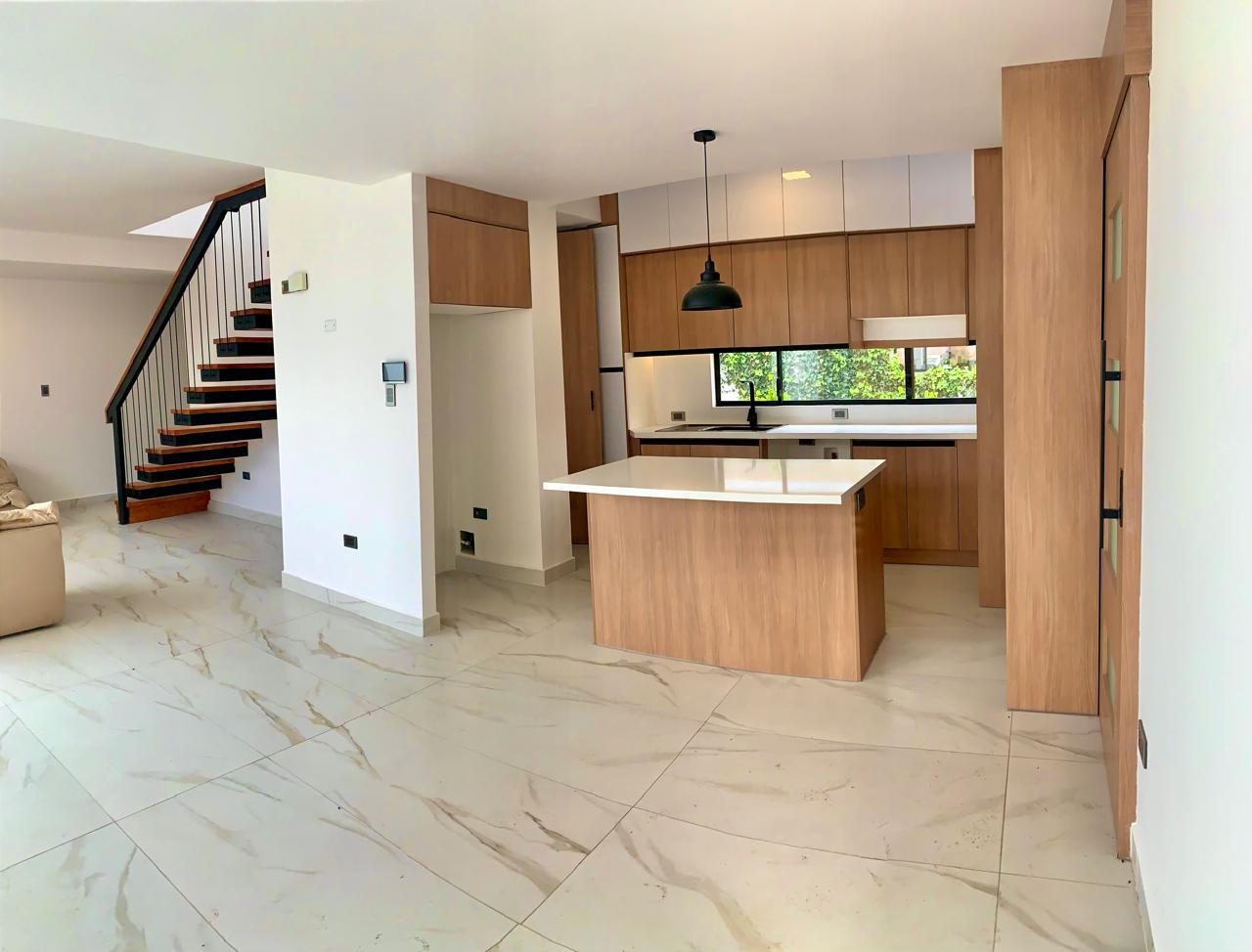 Casa en venta en Pichincha | Quito | Pifo, CASA EN VENTA, 3 DORMITORIOS CON BAÑO PRIVADO, CERCA DE LOS MEJORES COLEGIOS, 231 m²