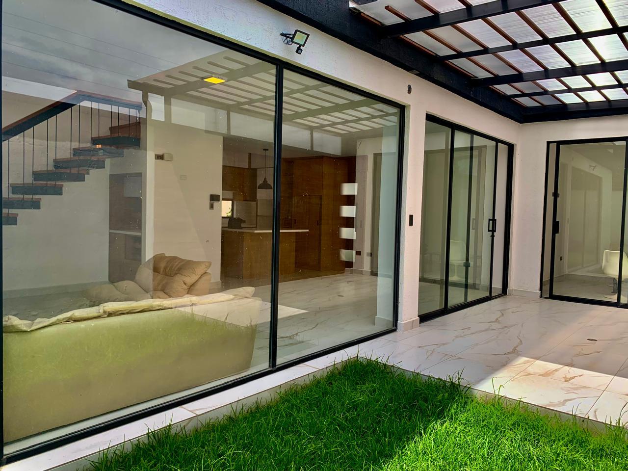 Casa en venta en Pichincha | Quito | Pifo, CASA EN VENTA, 3 DORMITORIOS CON BAÑO PRIVADO, CERCA DE LOS MEJORES COLEGIOS, 231 m²