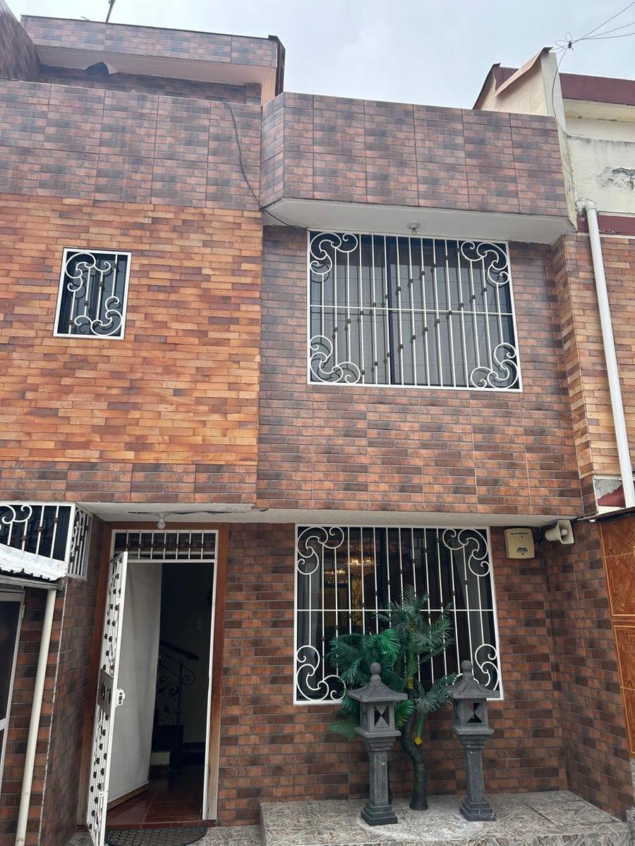 Casa en venta en Pichincha | Quito | La Armenia, SEBASTIAN DE BENALCAZAR Y GUALBERTO ARCOS, 177 m²