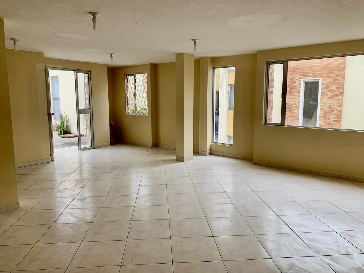 Local en venta en Pichincha | Quito | El Bosque, VENDO LOCAL COMERCIAL 60 M2 SEGURO, SECTOR AV. OCCIDENTAL, 73 m²