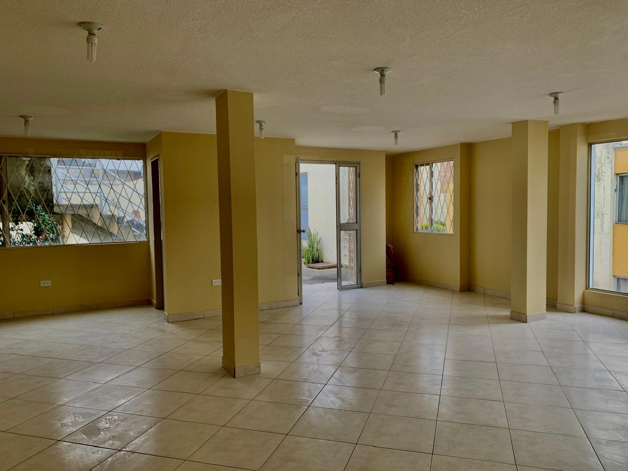 Local en venta en Pichincha | Quito | El Bosque, VENDO LOCAL COMERCIAL 60 M2 SEGURO, SECTOR AV. OCCIDENTAL, 73 m²