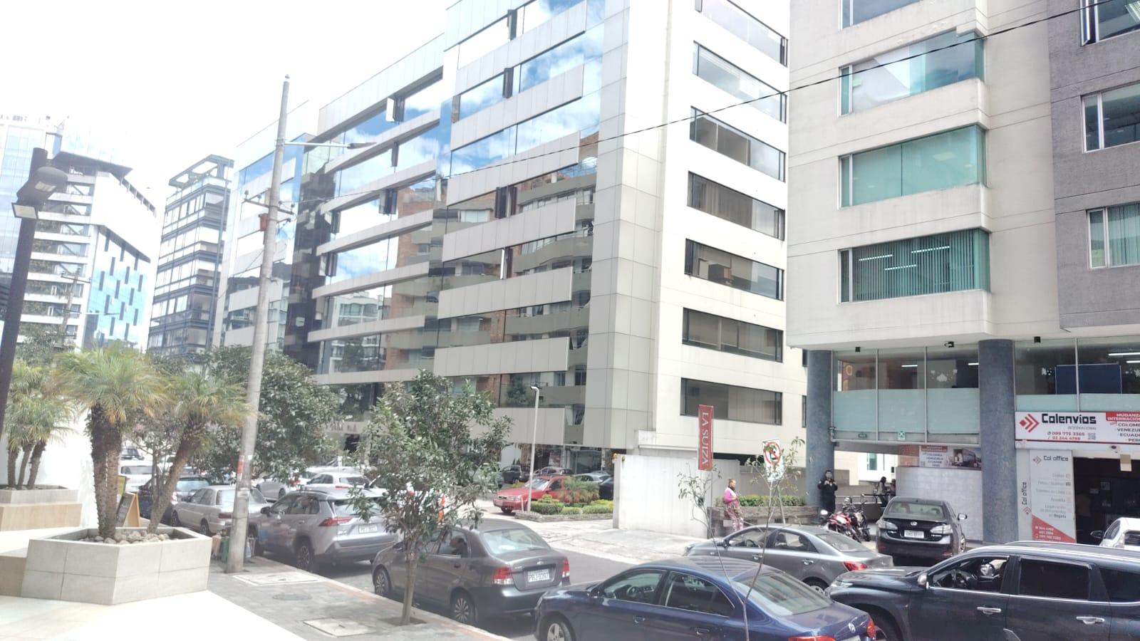 Oficina en alquiler en Pichincha | Quito | Centro Norte, RENTO oficina en la Catalina Aldaz y Eloy Alfaro_ Quito Ecuador, 207 m²