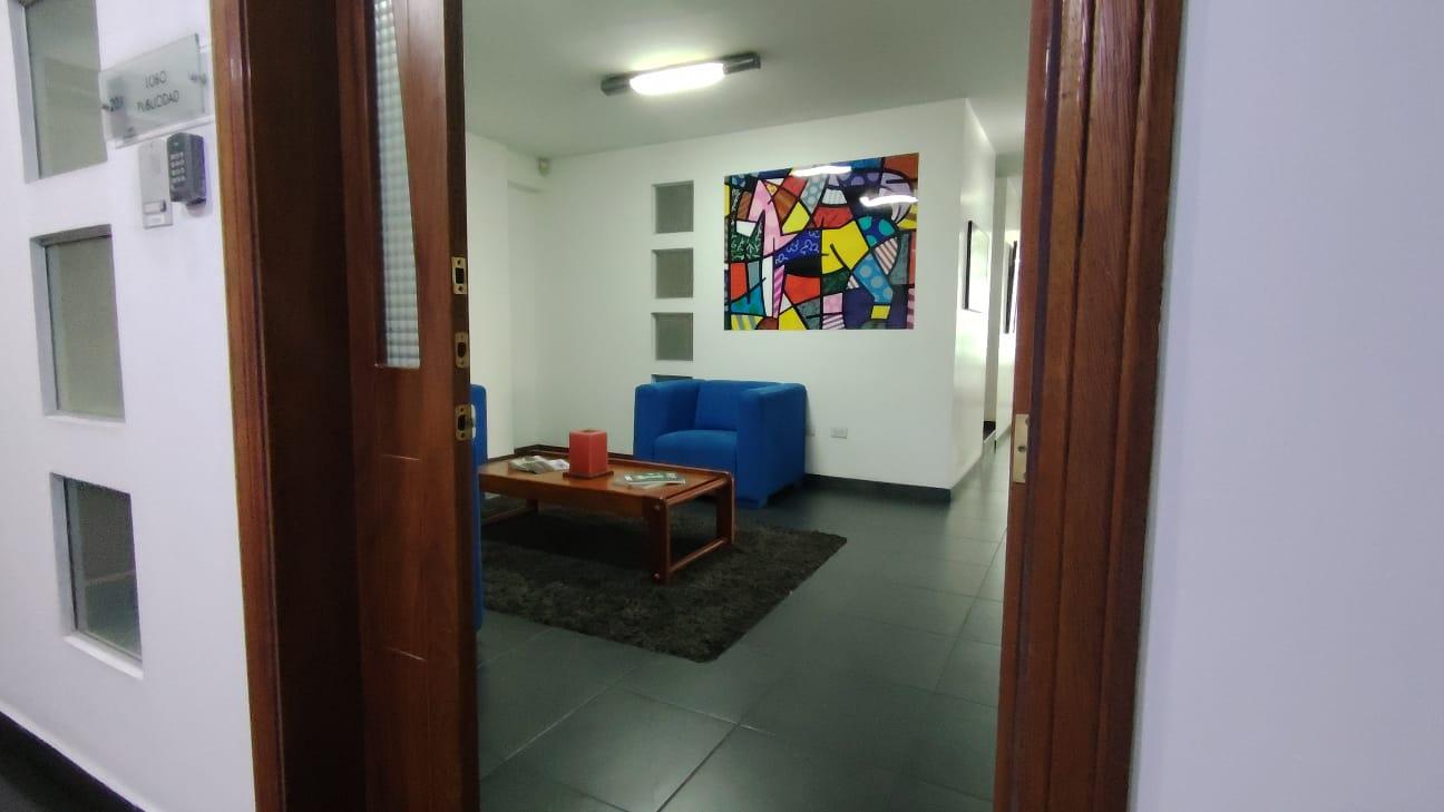Oficina en alquiler en Pichincha | Quito | Centro Norte, RENTO oficina en la Catalina Aldaz y Eloy Alfaro_ Quito Ecuador, 207 m²