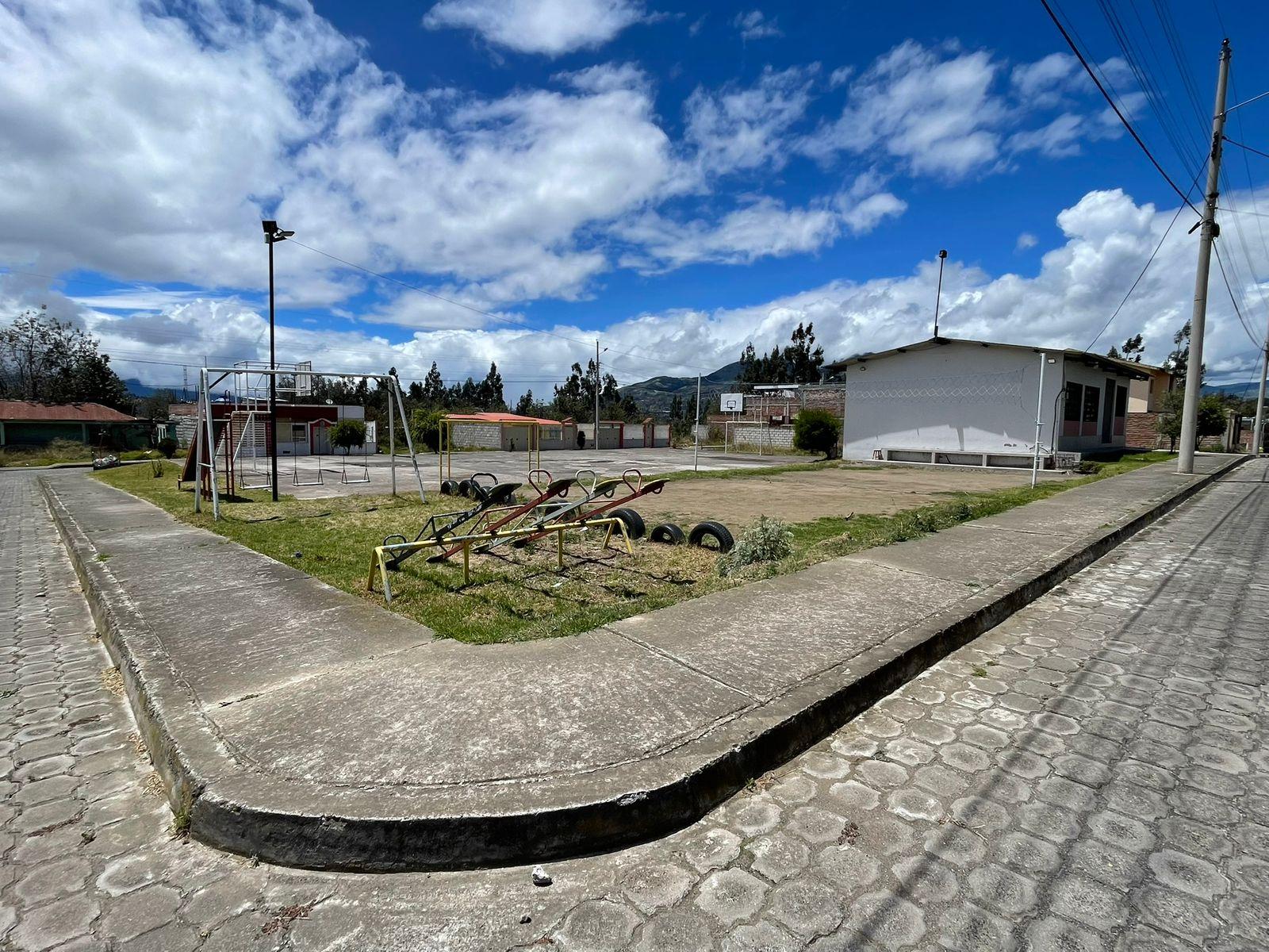 Terreno en venta en Tungurahua | Ambato | Sur de Ambato, CALLE MONTALVINOS Y MATEO CASTRO