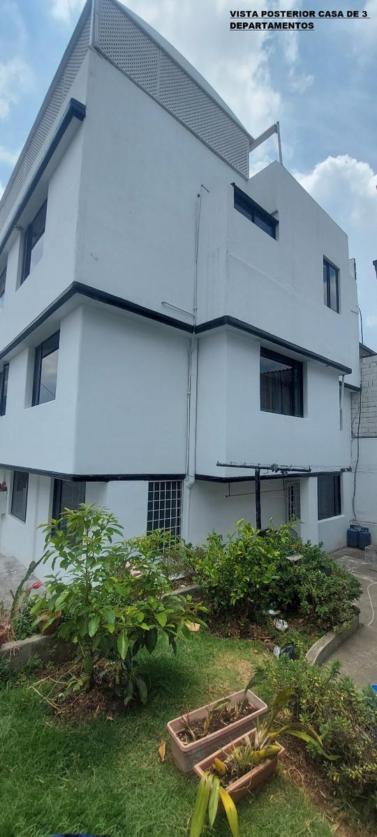 Casa EN VENTA DE 3 PISOS NORTE DE QUITO