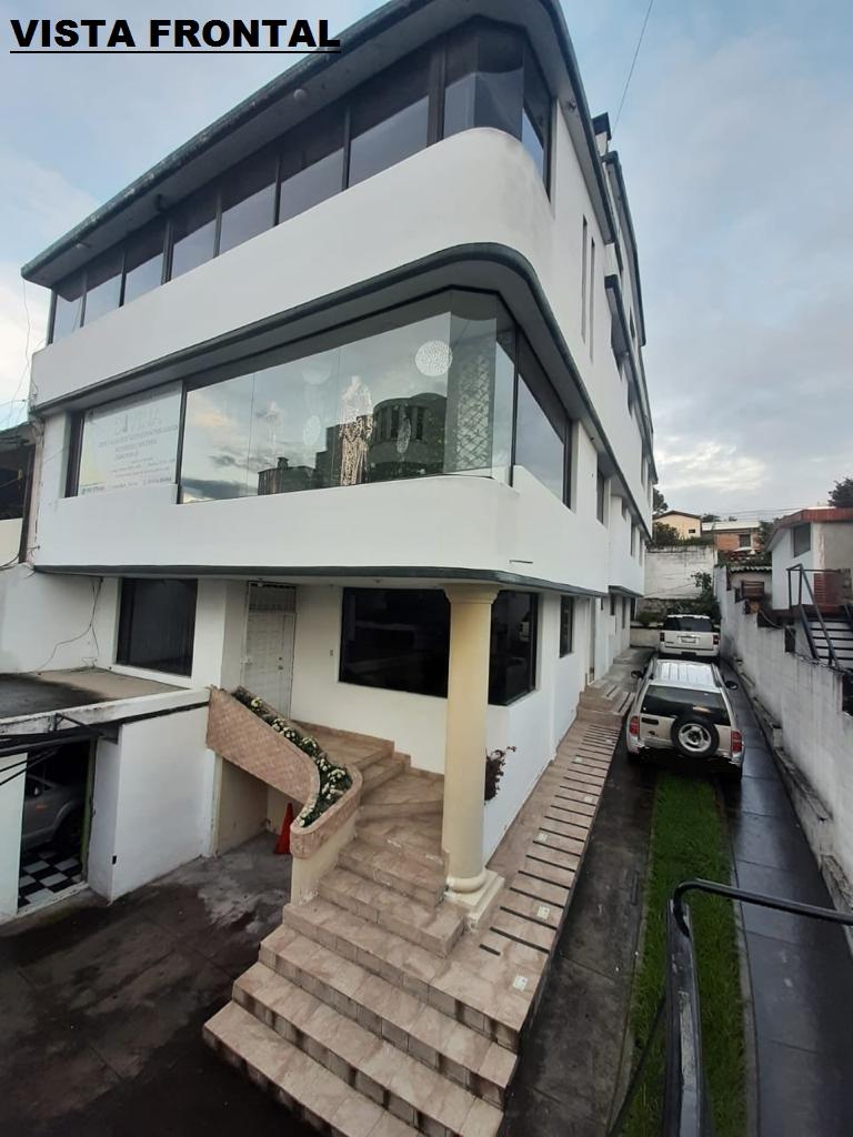Casa EN VENTA DE 3 PISOS NORTE DE QUITO