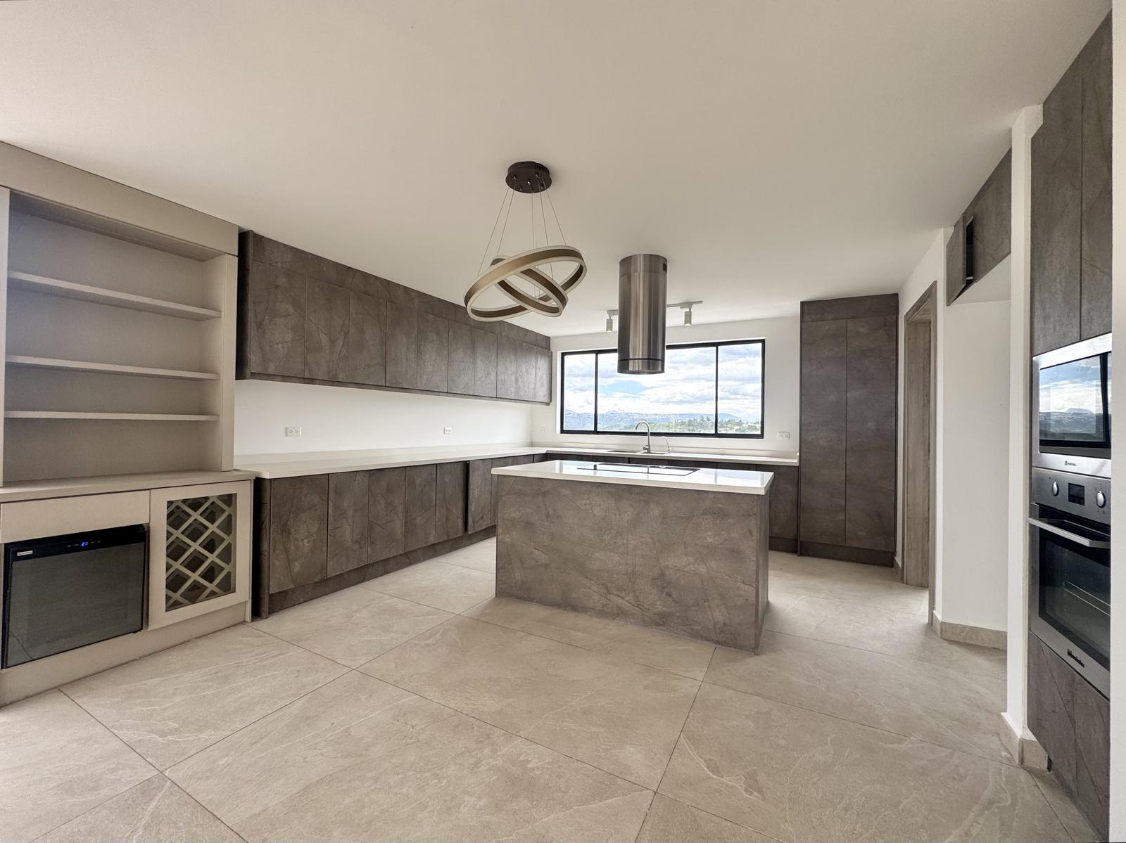 Departamento en alquiler en Pichincha | Quito | Tumbaco, Gonzalo Pizarro, Tumbaco, 198 m²