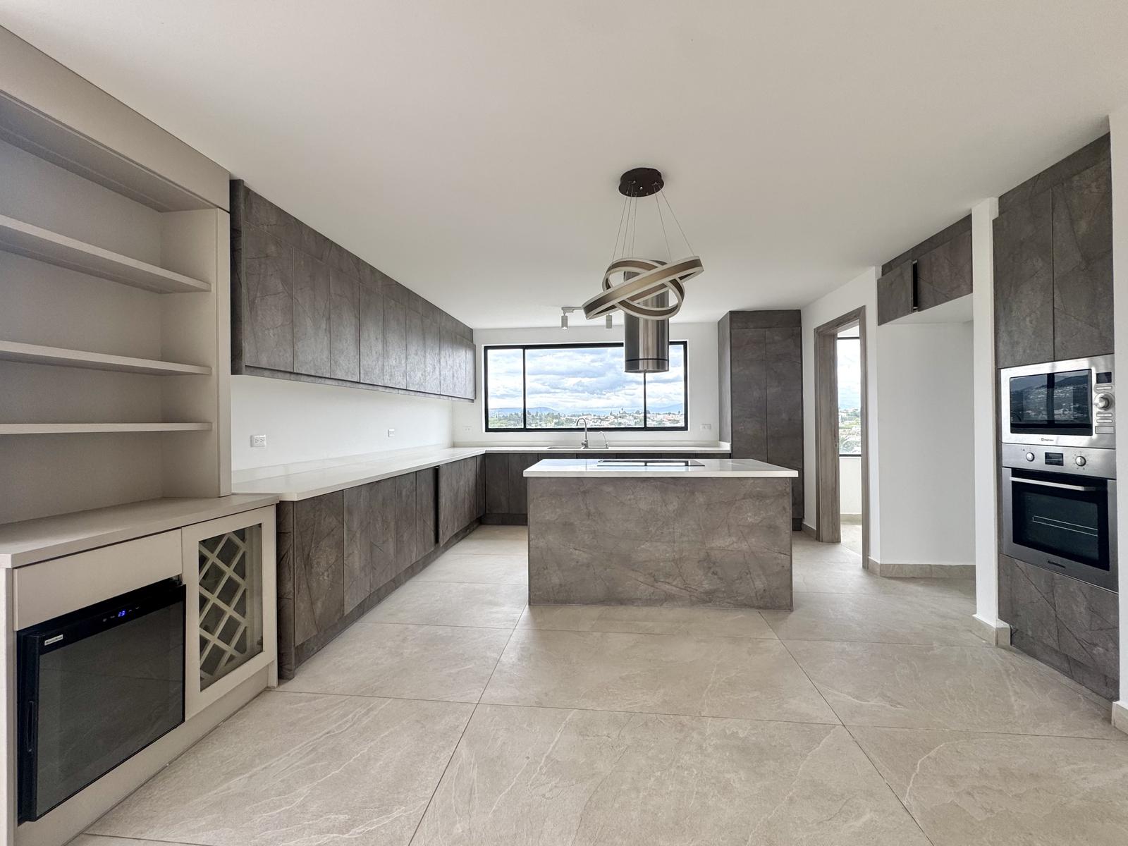 Departamento en alquiler en Pichincha | Quito | Tumbaco, Gonzalo Pizarro, Tumbaco, 198 m²