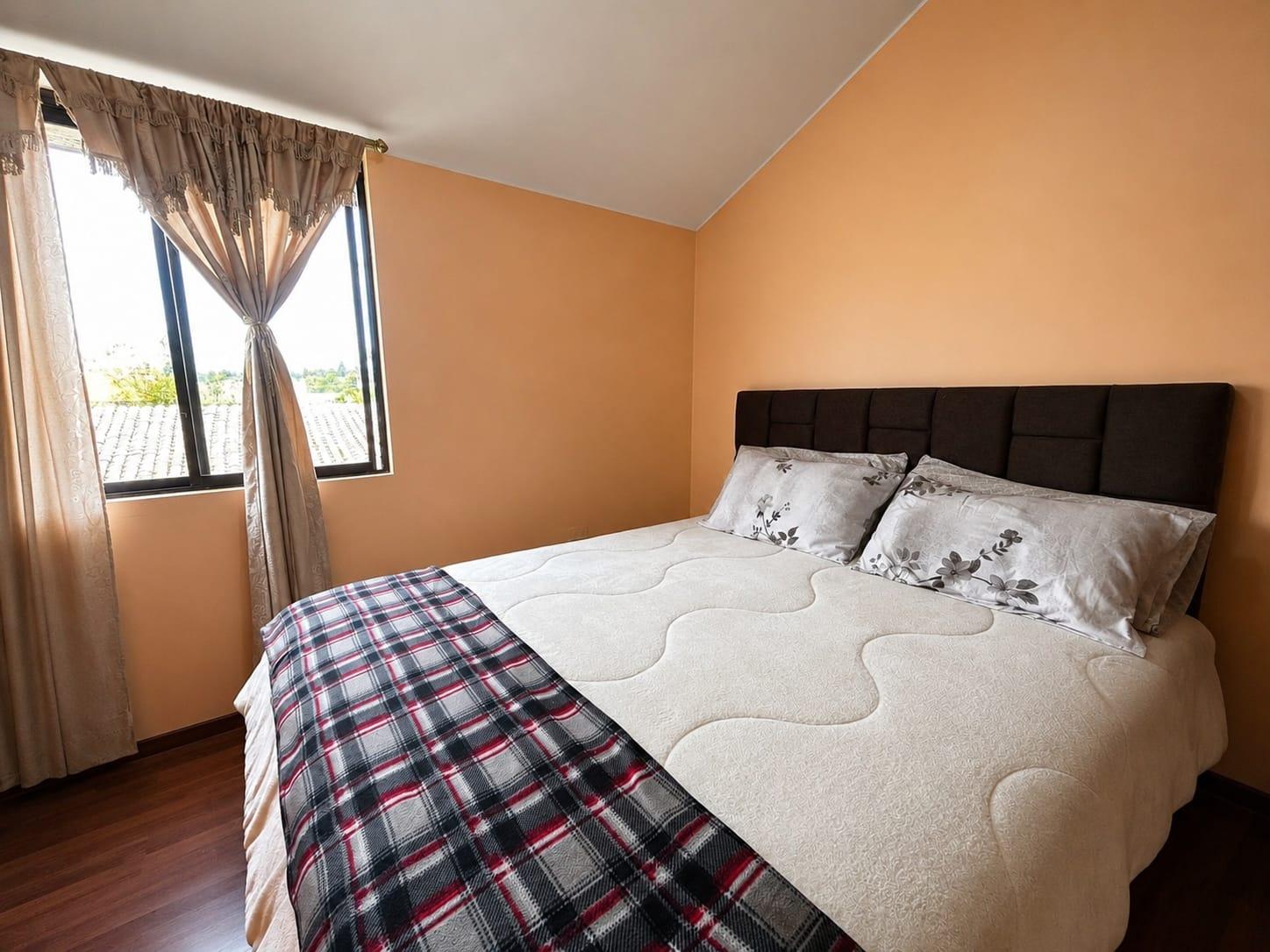 Casa en venta en Pichincha | Quito | Conocoto, casa venta oportunidad Av Ilalo Conocoto, 136 m²