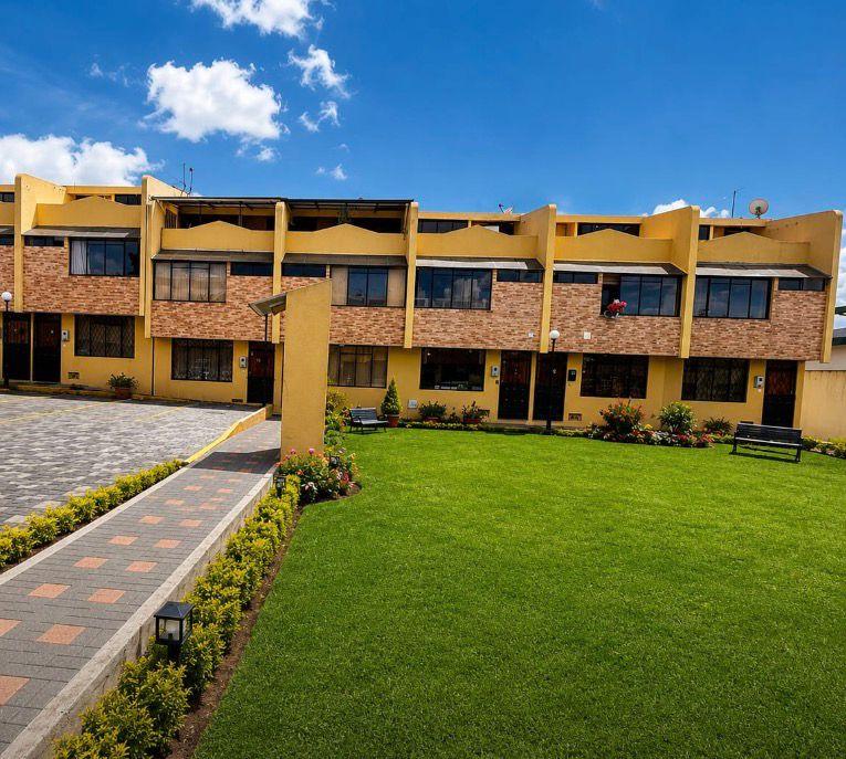 Casa en venta en Pichincha | Quito | Conocoto, casa venta oportunidad Av Ilalo Conocoto, 136 m²