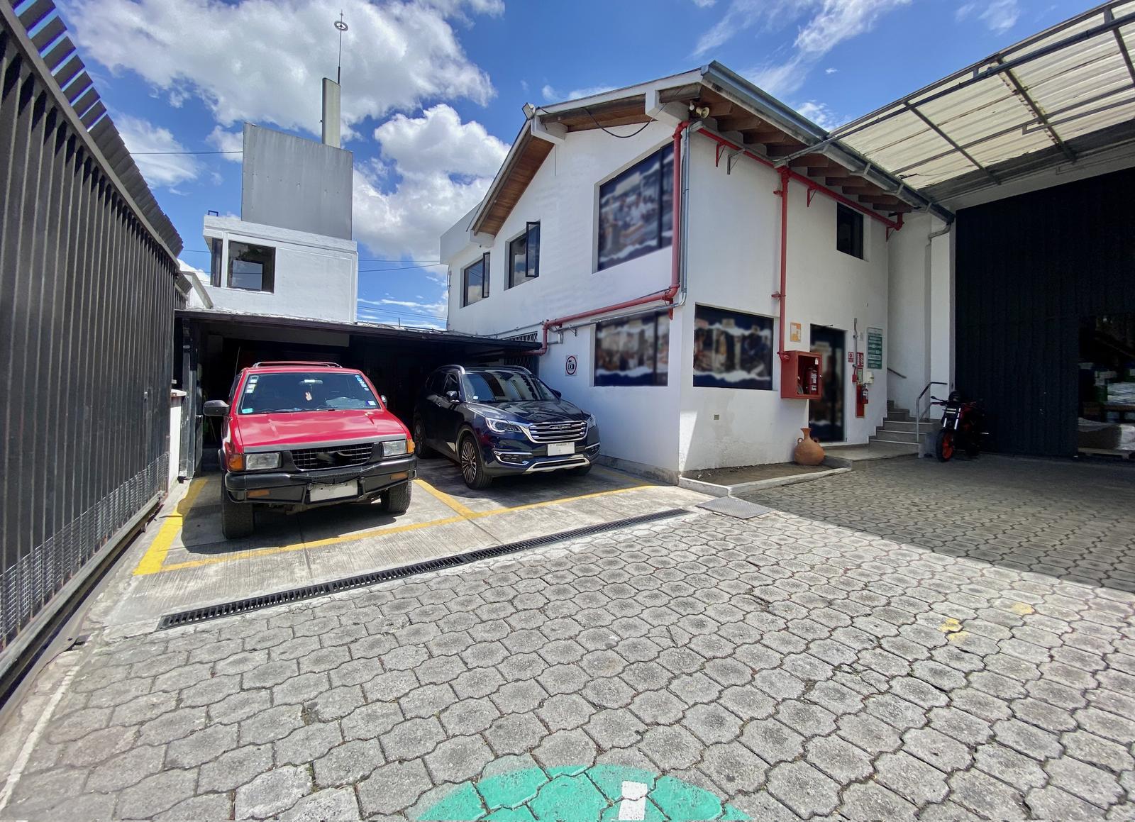 Galpón en venta en Pichincha | Quito | Carcelén, De los Cerezos y Av. Galo Plaza Lasso