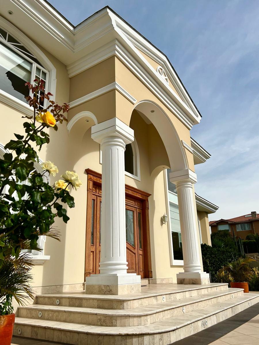 Casa en venta en Pichincha | Quito | Cumbayá, En venta Casa de lujo dentro de Urbanización cumbres del valle, 895 m²