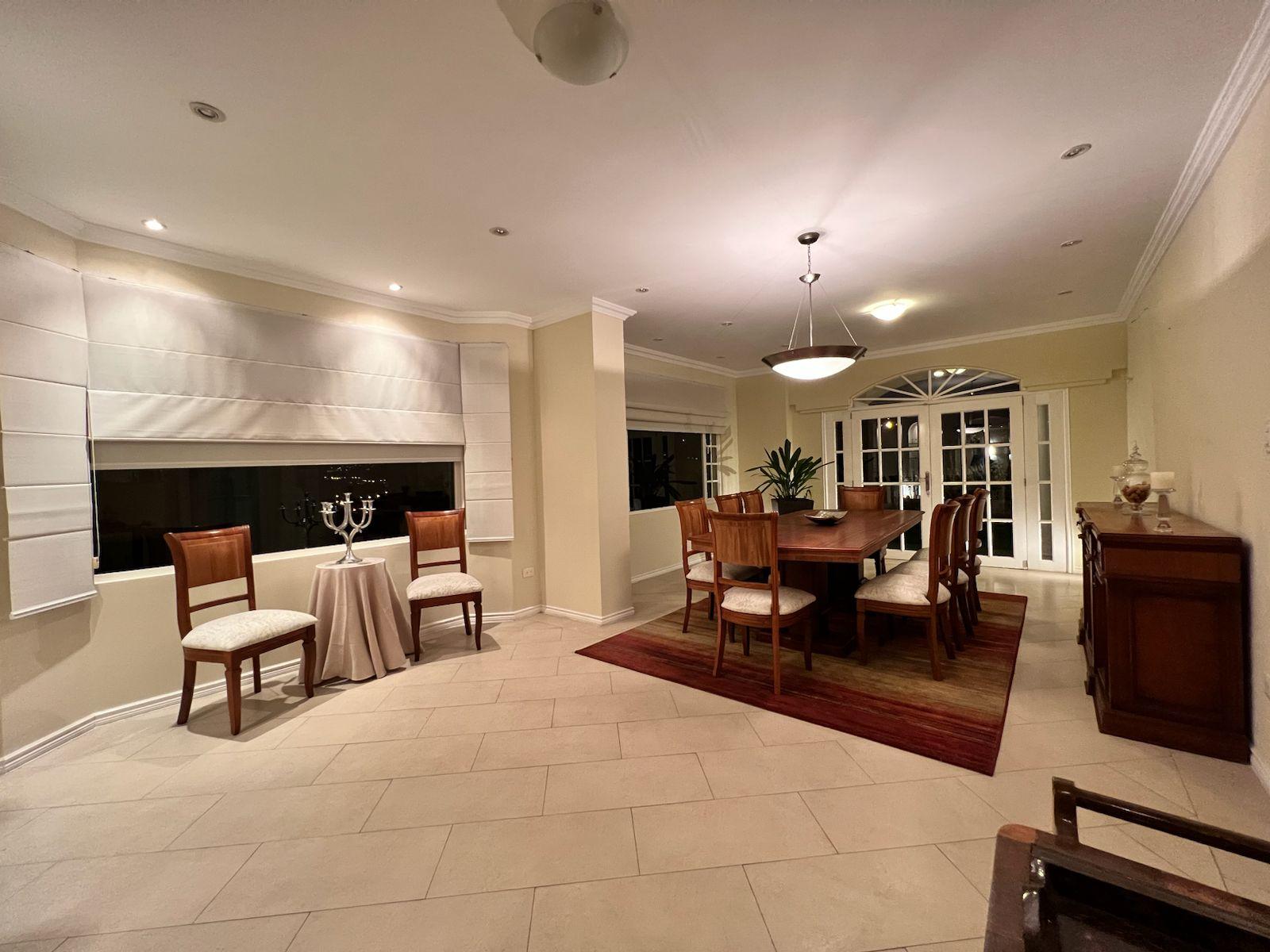 Casa en venta en Pichincha | Quito | Cumbayá, En venta Casa de lujo dentro de Urbanización cumbres del valle, 895 m²