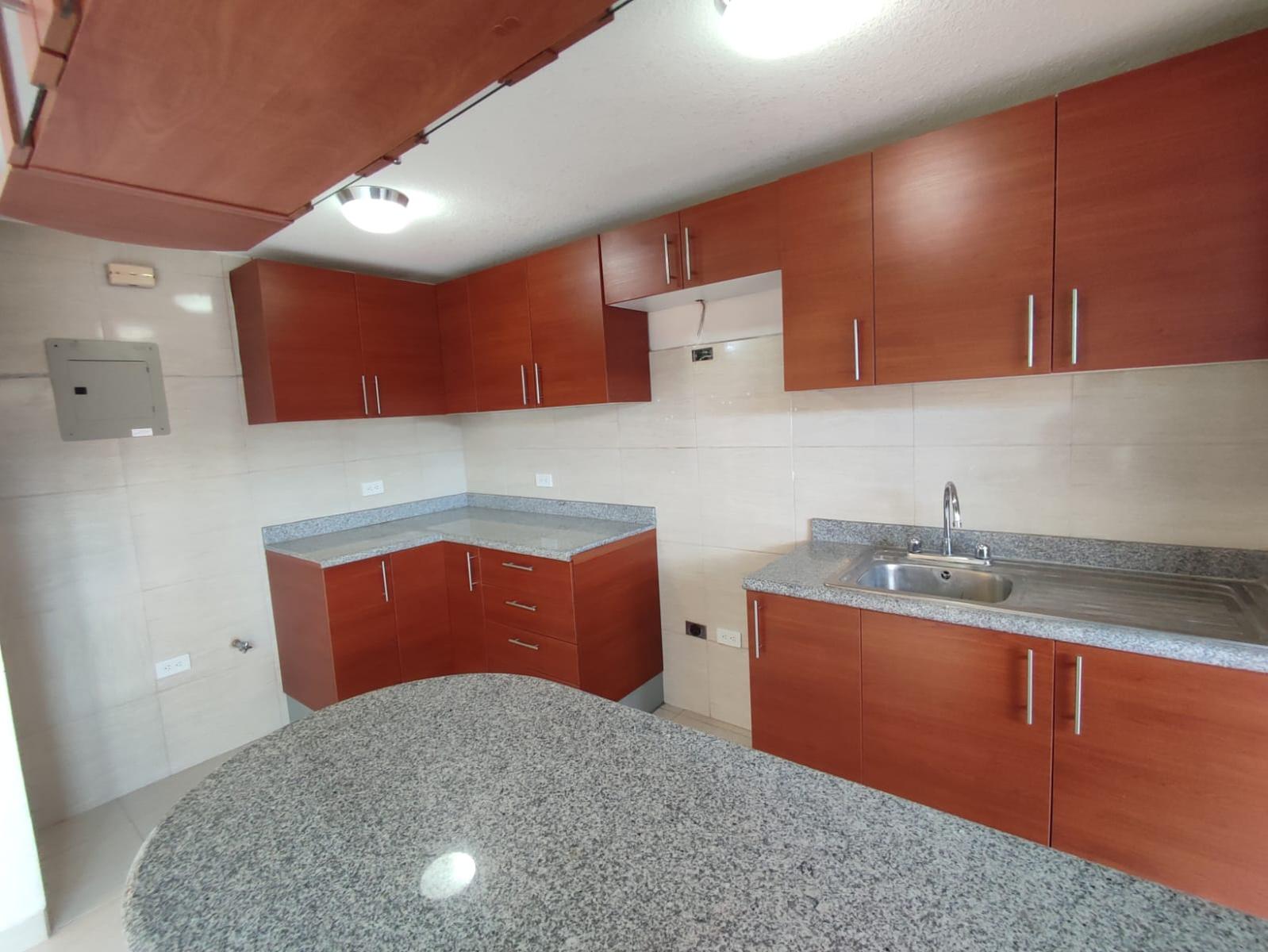 Selling house in gated community, El Tingo sector in Chillos Valley $73,000 5