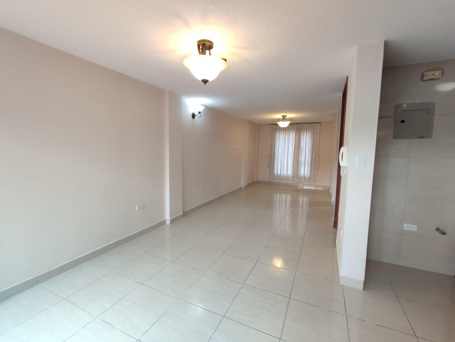 Selling house in gated community, El Tingo sector in Chillos Valley $73,000 2