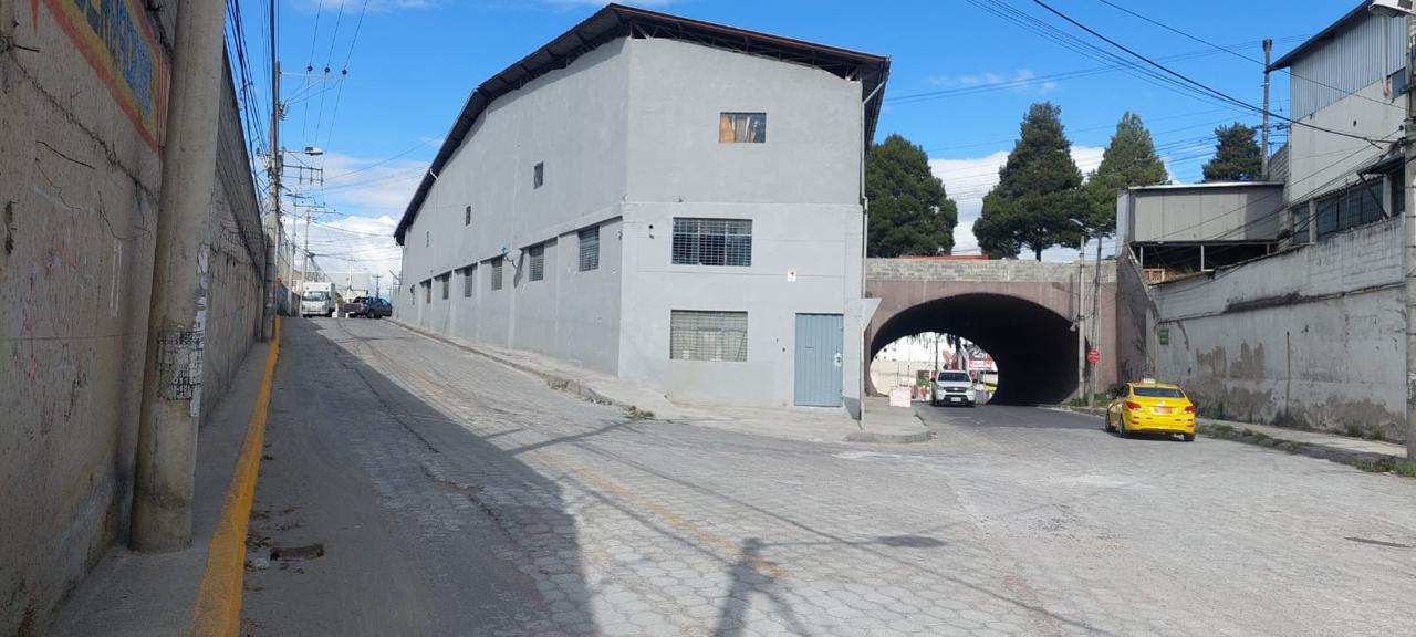 Galpón en venta en Pichincha | Quito | Carcelén, Eloy Alfaro N 69-08, 1176 m²