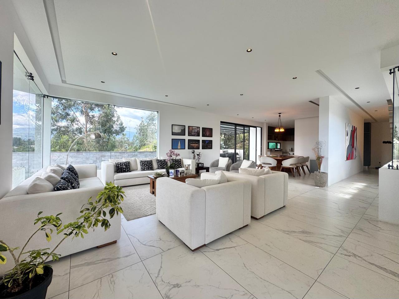 Casa en venta en Pichincha | Quito | Cumbayá, CASA DE VENTA EN PILLAGUA, 548 m²