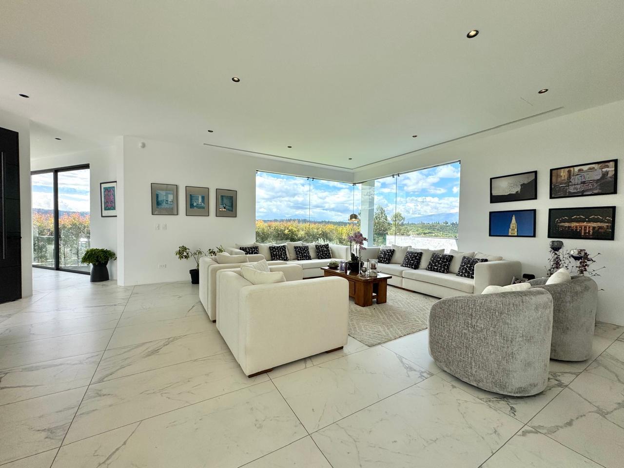 Casa en venta en Pichincha | Quito | Cumbayá, CASA DE VENTA EN PILLAGUA, 548 m²