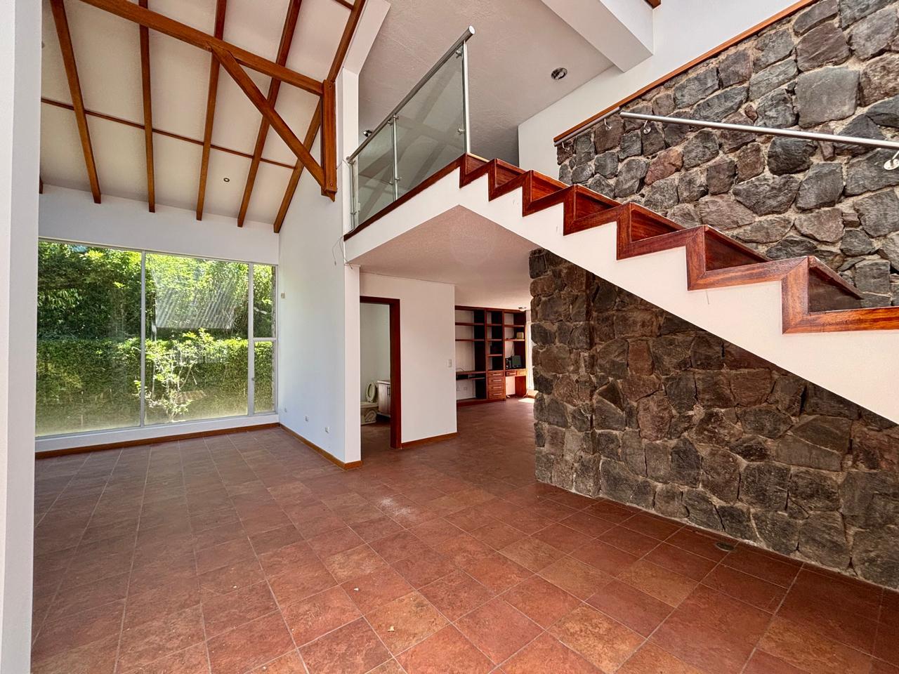 House in Cumbayá 4