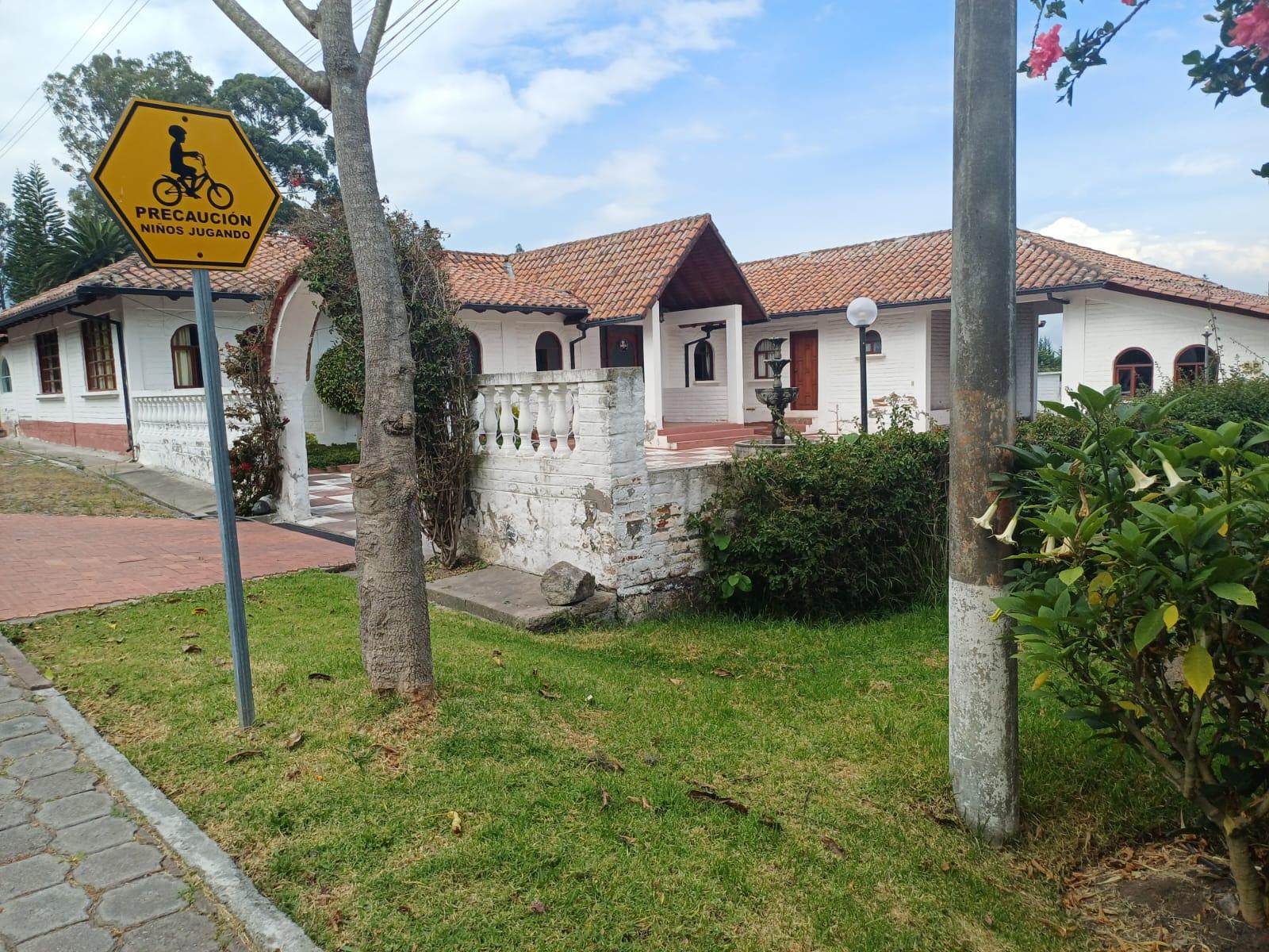 Quinta en venta en Pichincha | Quito | Tumbaco, Calle José Vinueza, La Morita Alta, 1920 m²