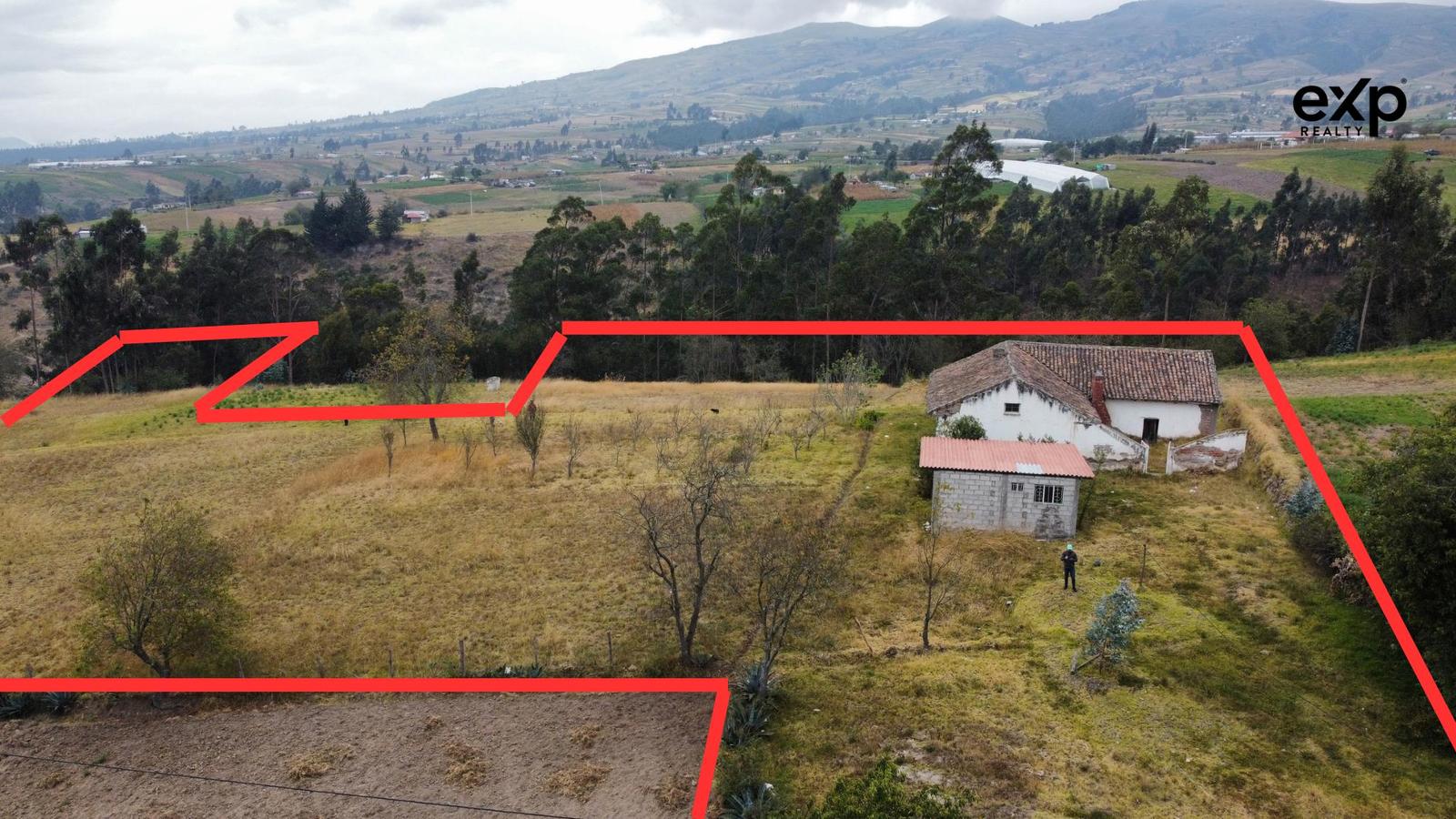 LAND FOR SALE IN CUSUBAMBA OF 2.2 HECTARES 2