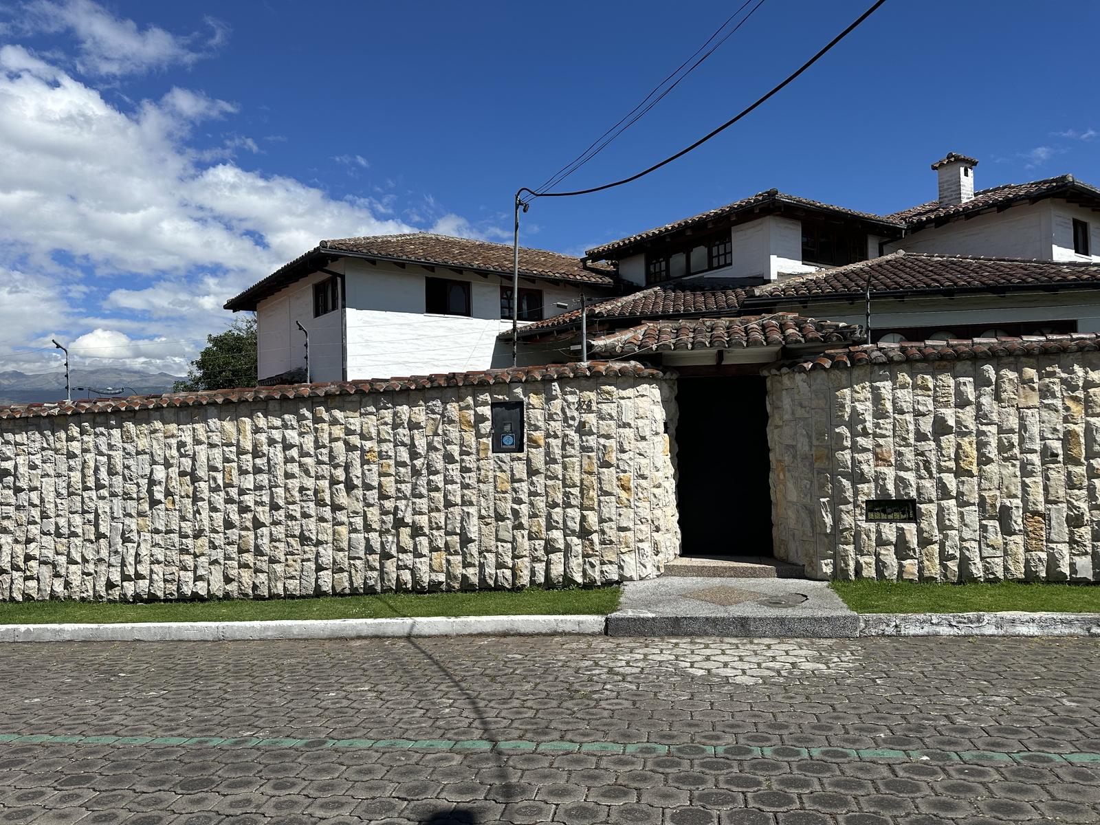 Casa en venta en Pichincha | Quito | Sangolqui, Casa en venta sector la Espe Urb San Francisco, 450 m²