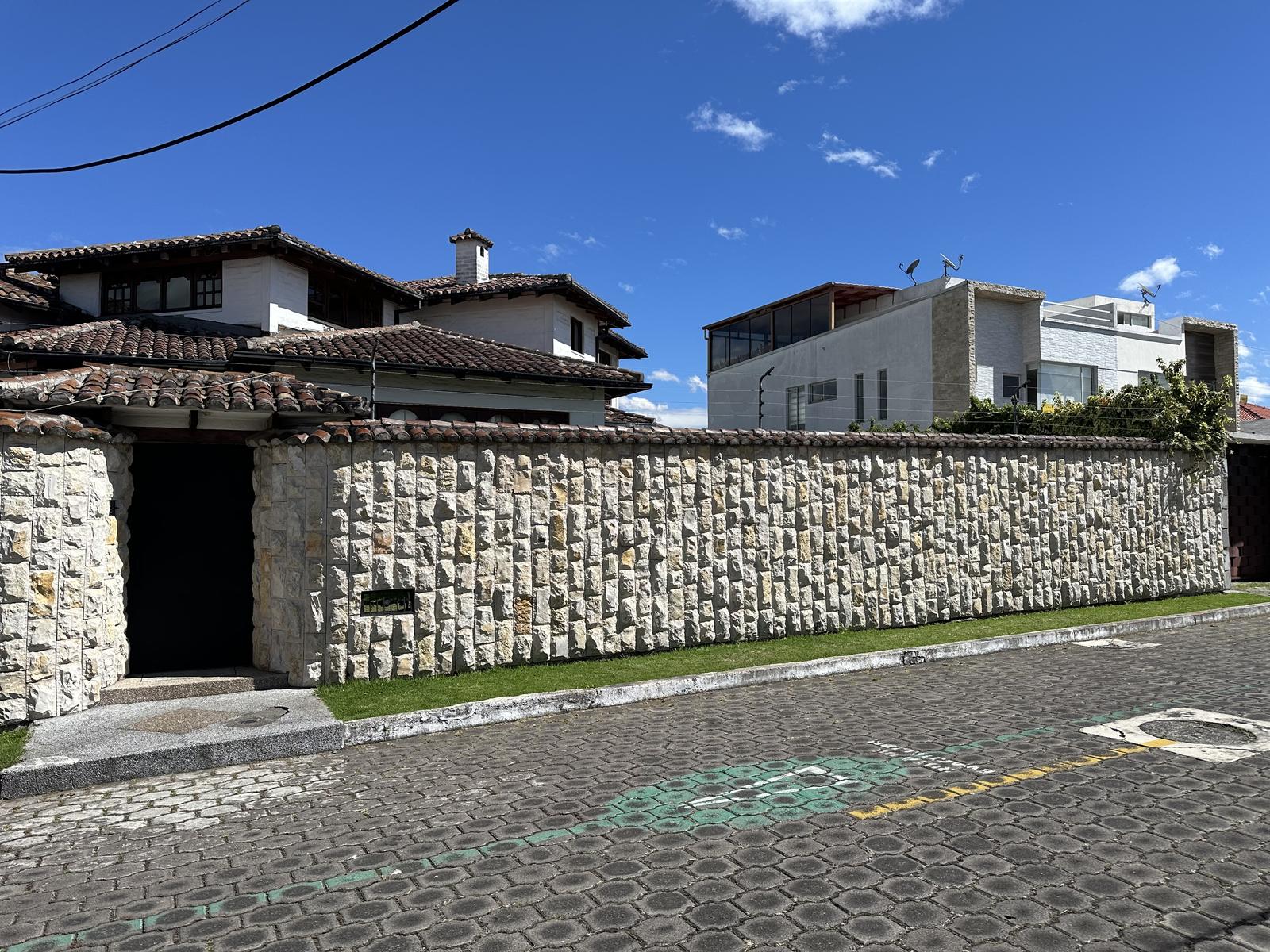 Casa en venta en Pichincha | Quito | Sangolqui, Casa en venta sector la Espe Urb San Francisco, 450 m²