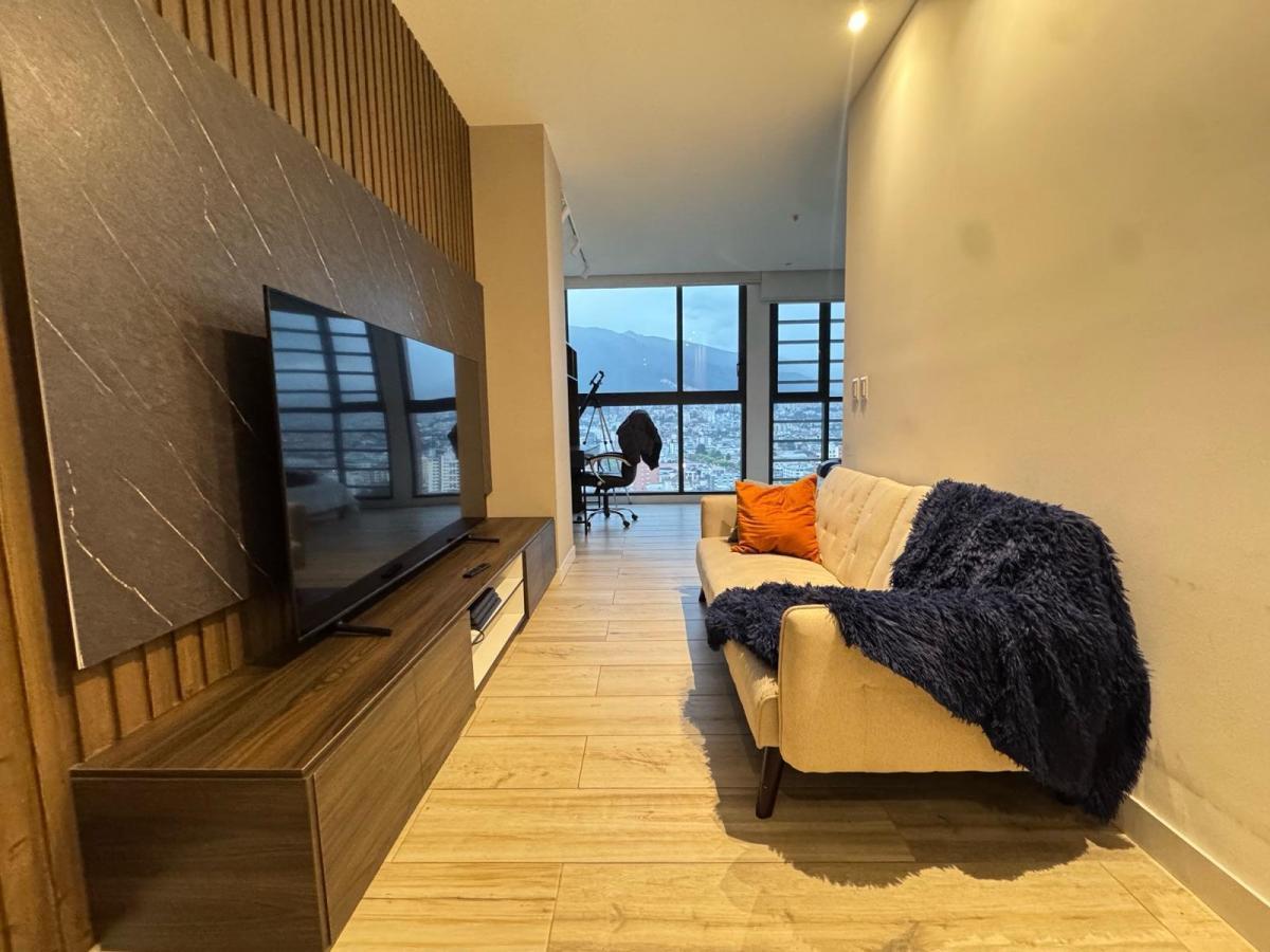 Apartment for sale in Pichincha | Quito | Iñaquito, En Venta, Suite vista espectacular piso alto, edificio Solari, 51 m²