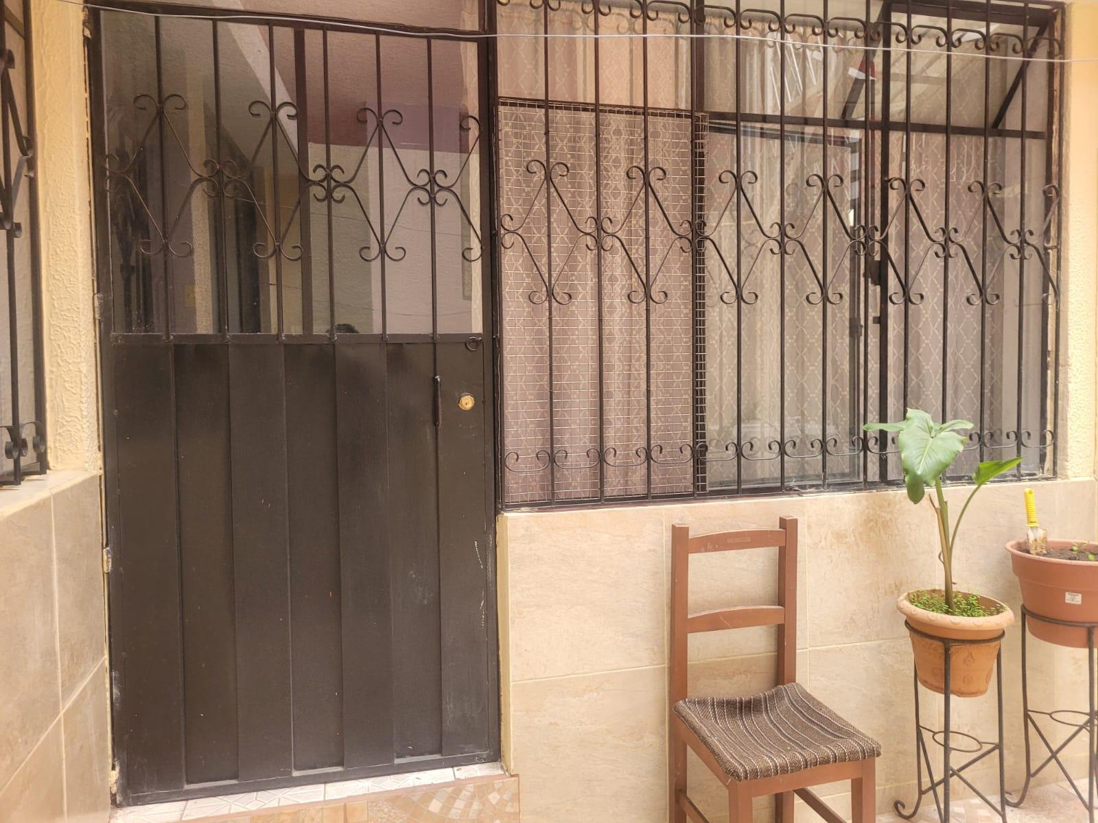 Casa en venta en Pichincha | Quito | La Magdalena, Ferrusola y Pintag ciudadela Yaguachi cerca a la Mariscal Sucre, 439 m²