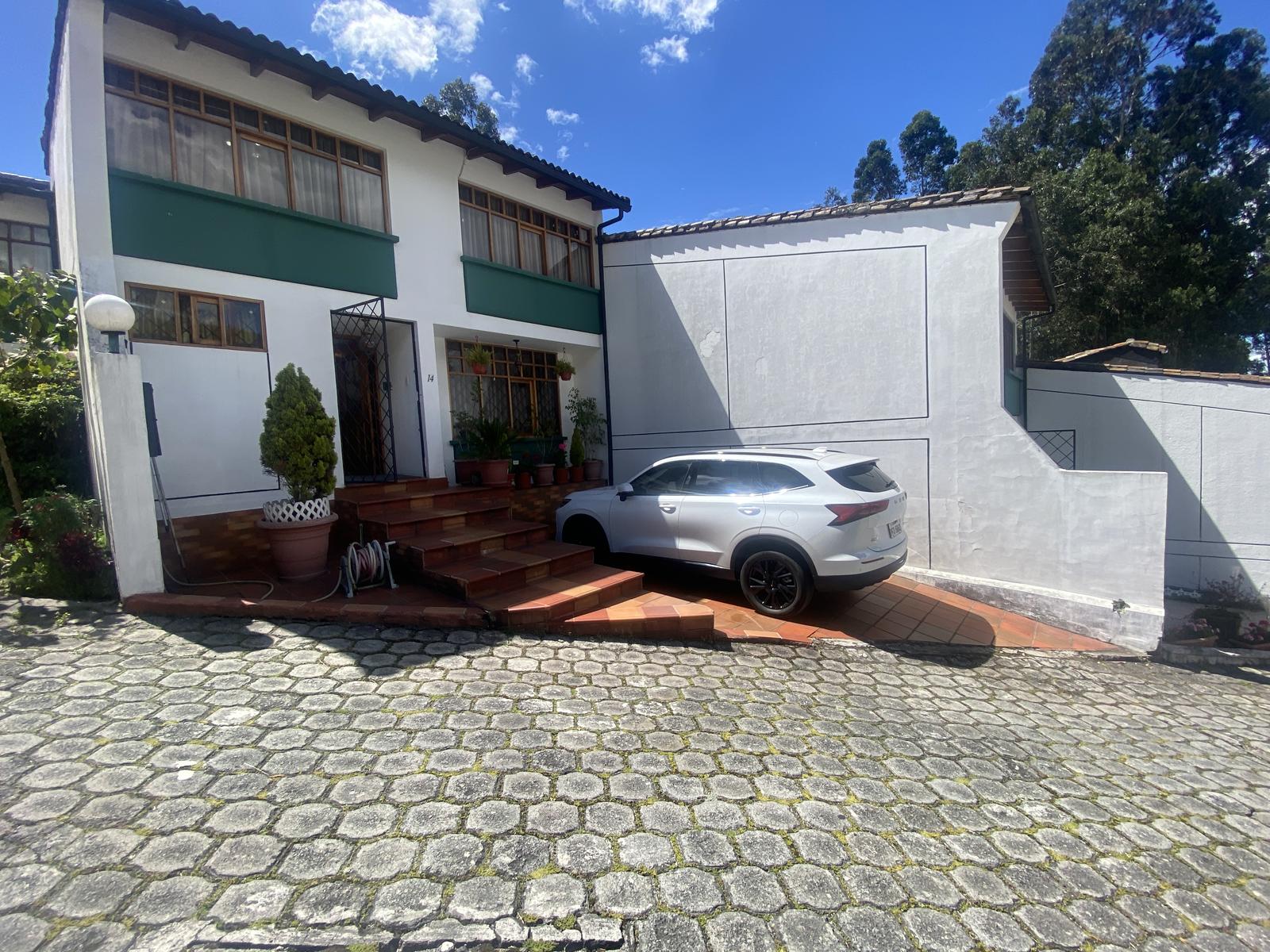 HOUSE FOR SALE IN EL BOSQUE