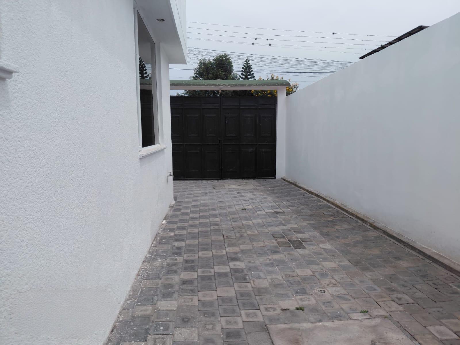 VENTA DE CASA EN SAN ANTONIO DE PICHINCHA