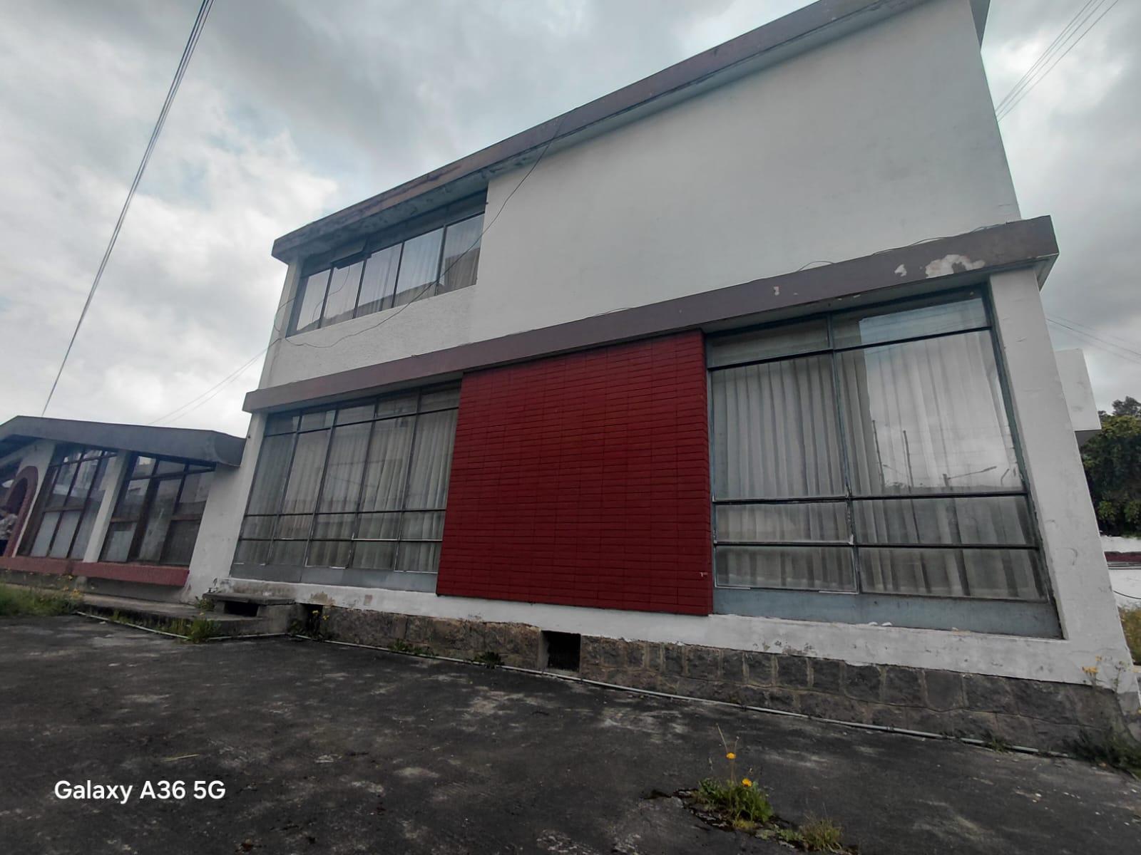 Casa en venta en Pichincha | Quito | Rumipamba, Calle Brasil / COSME RENELLA- OE3-77, 460 m²