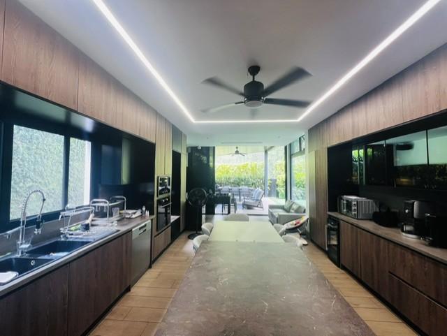 Casa en venta en Guayas | Guayaquil | Vía a la Costa, Urbanización Laguna Club, 566 m²