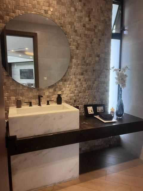 Casa en venta en Guayas | Guayaquil | Vía a la Costa, Urbanización Laguna Club, 566 m²