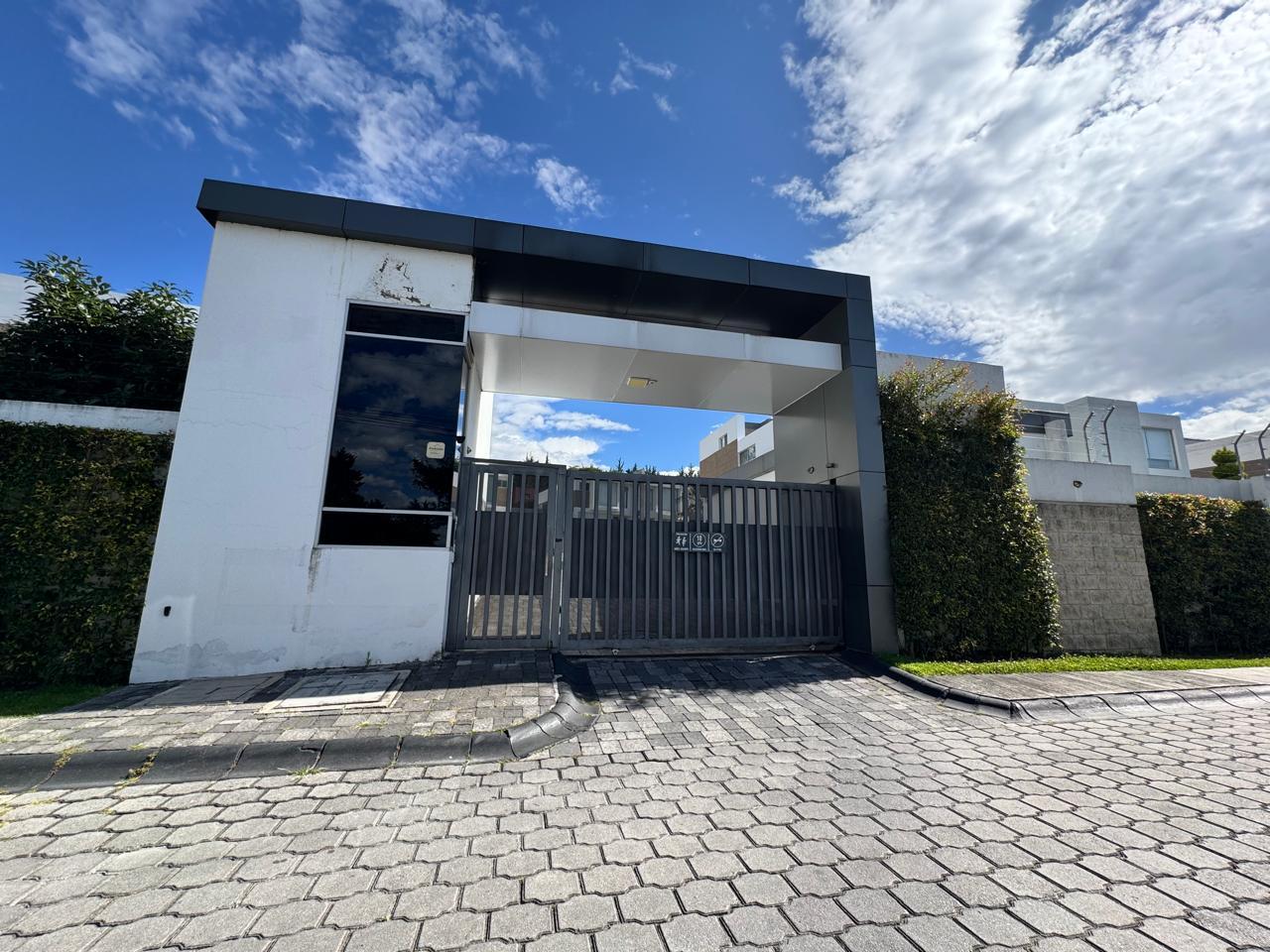 Casa en venta en Pichincha | Quito | Tumbaco, Casa en venta Tumbaco la Ceramica, 194 m²