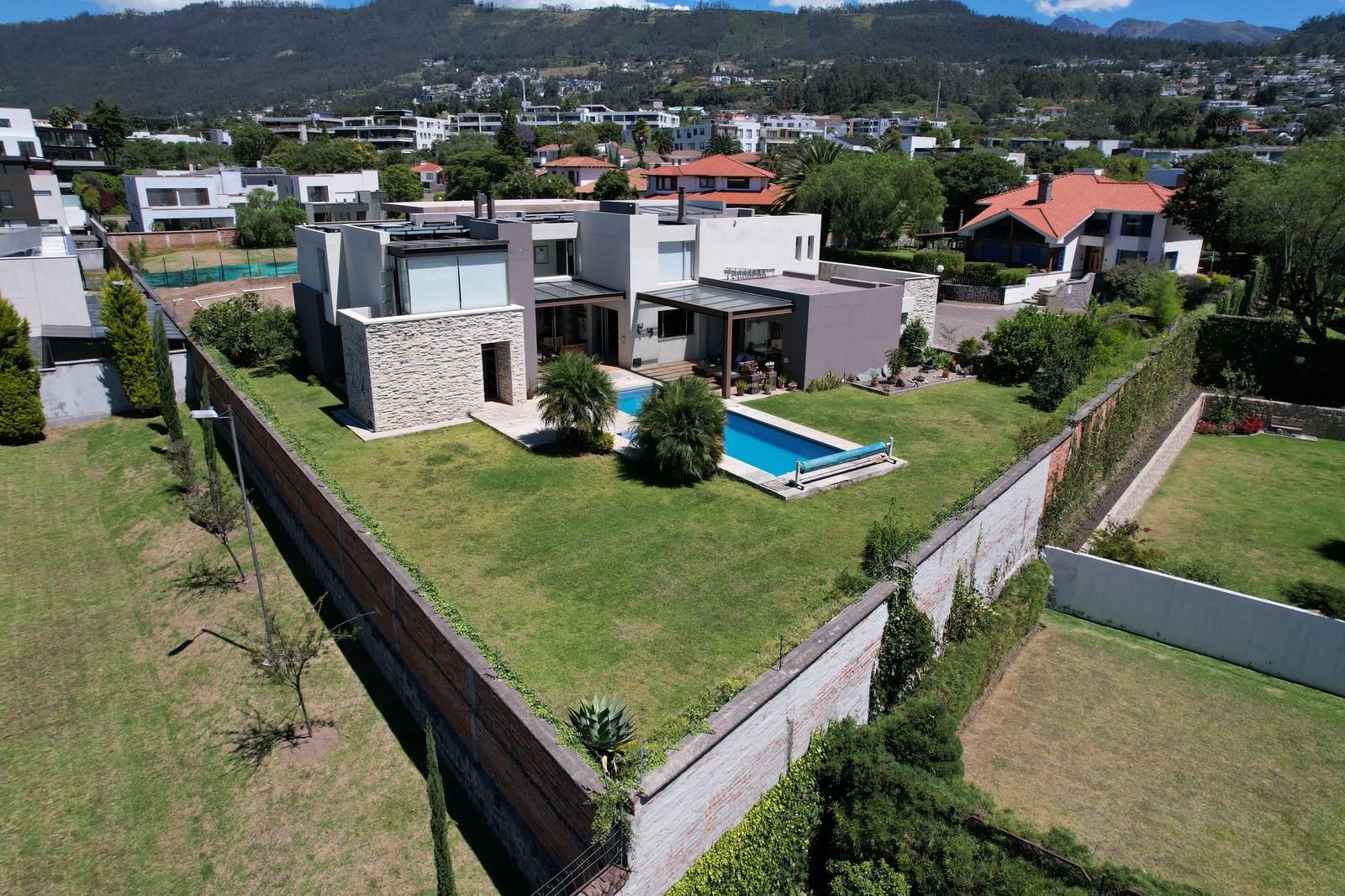 Casa en venta en Pichincha | Quito | Cumbayá, Cumbaya lumbisi, 600 m²