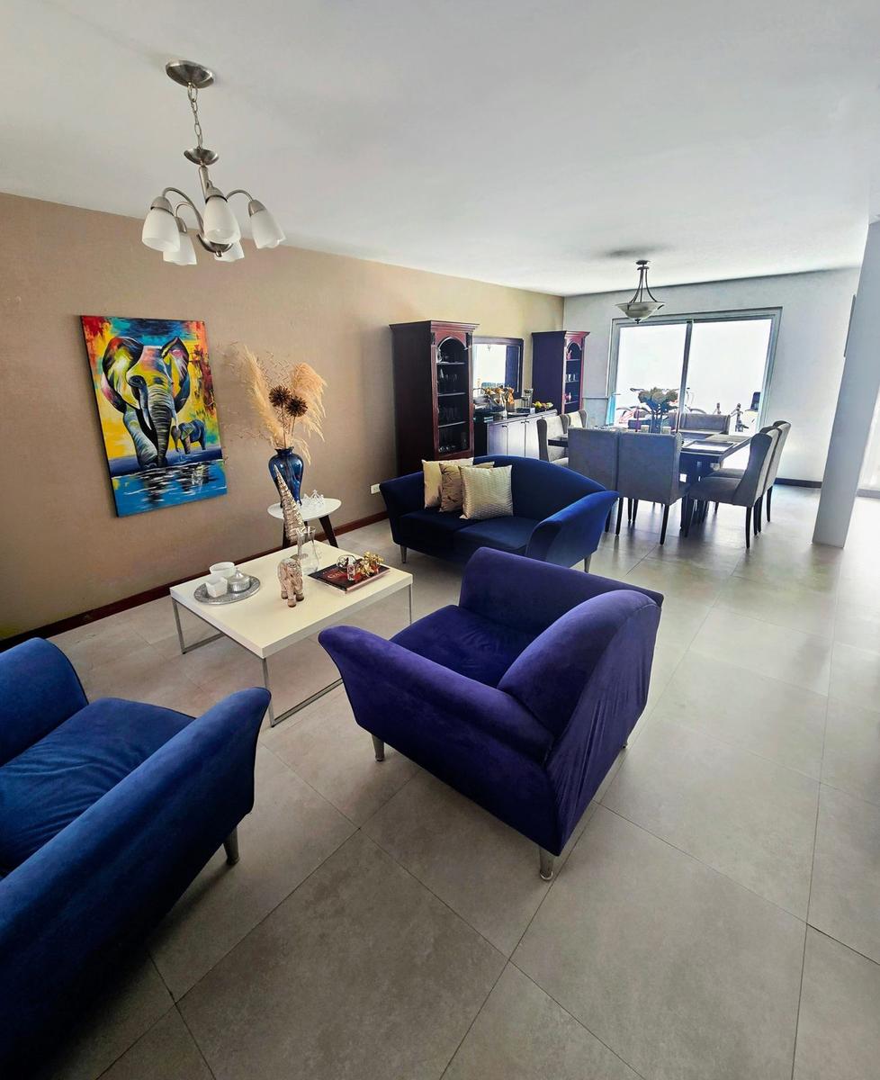 House for Sale · La Primavera Cumbayá · 228 m² · 4 bedrooms - 3 bathrooms - 2 parking spaces - Garden BBQ · 3