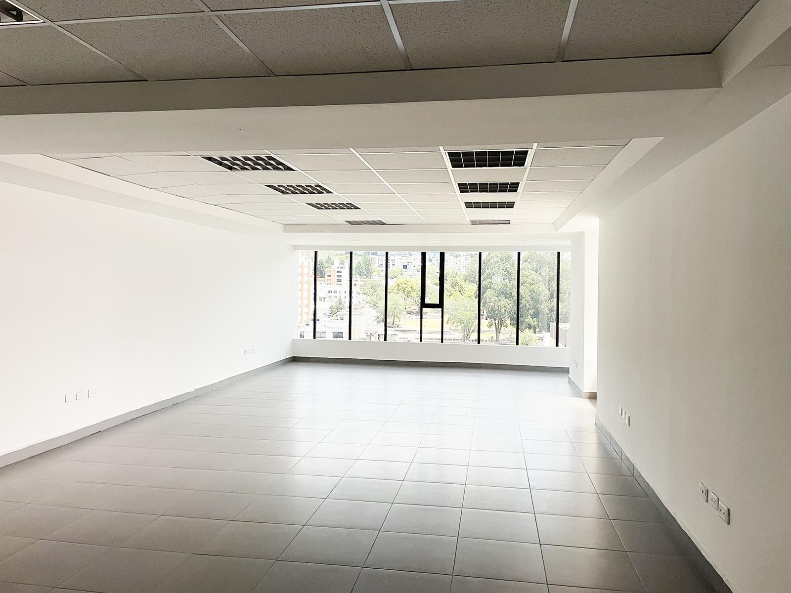 Oficina en alquiler en Pichincha | Quito | La Carolina, ARRIENDO OFICINA CORPORATIVA AAA de 95 M3 en LA CAROLINA, Av. Naciones unidas, 95 m²