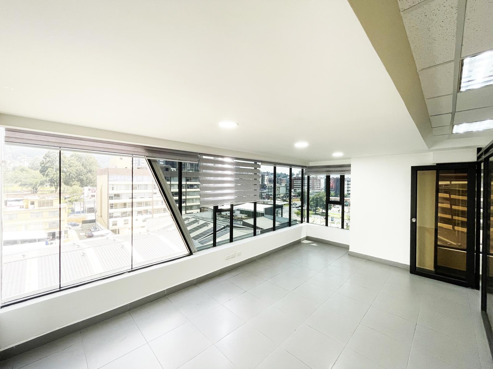 Oficina en alquiler en Pichincha | Quito | La Carolina, ARRIENDO OFICINAS CORPORATIVAS AAA en LA CAROLINA, Av. Naciones Unidas, 337 m²
