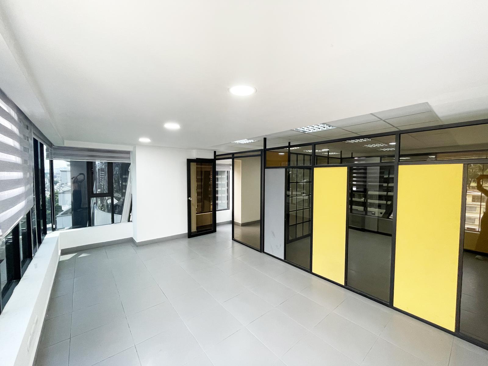 Oficina en alquiler en Pichincha | Quito | La Carolina, ARRIENDO OFICINAS CORPORATIVAS AAA en LA CAROLINA, Av. Naciones Unidas, 95 m²