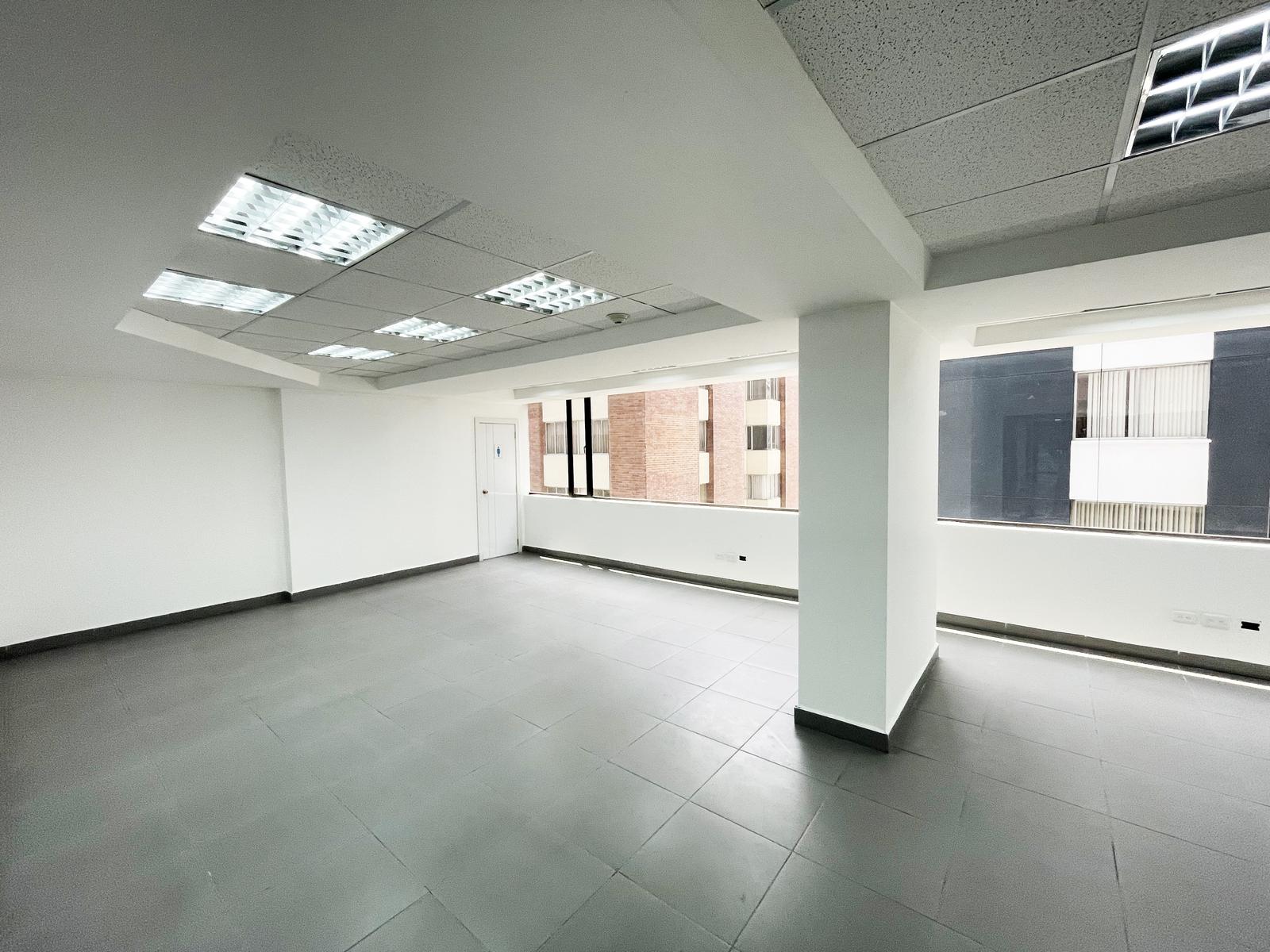 Oficina en alquiler en Pichincha | Quito | La Carolina, ARRIENDO OFICINAS CORPORATIVAS AAA en LA CAROLINA, Av. Naciones Unidas, 56 m²