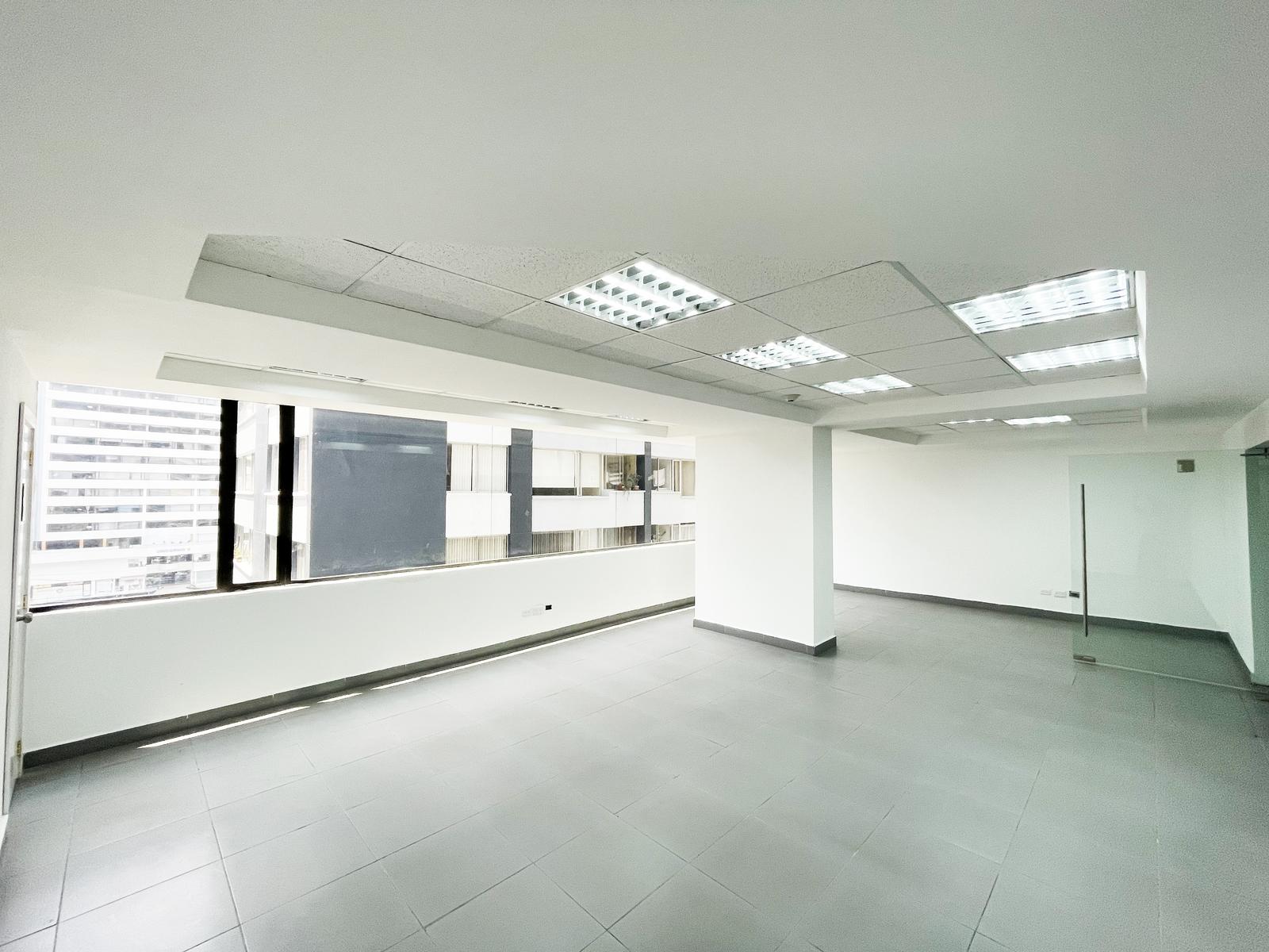 Oficina en alquiler en Pichincha | Quito | La Carolina, ARRIENDO OFICINAS CORPORATIVAS AAA en LA CAROLINA, Av. Naciones Unidas, 56 m²
