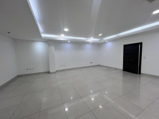 Commercial space for rent in Guayas | Guayaquil | Norte de Guayaquil, Av Juan Tanca Marengo, 420 m²