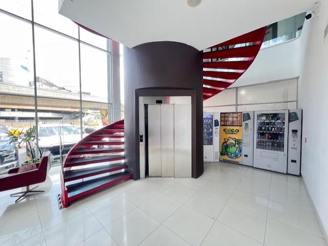Office in North Guayaquil, Mall del Sol Sector