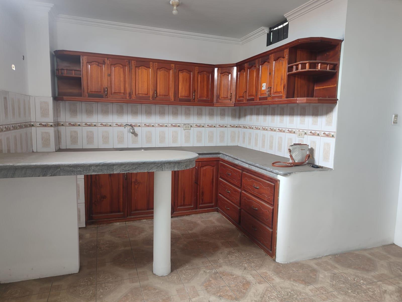 Casa en venta en Manabí | Manta | Centro de Manta, AVENIDA 25 ENTRE CALLES 16 Y 17, 200 m²
